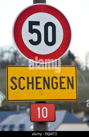 Segno della città di Schengen, Marzo 7, 2016. Foto Stock