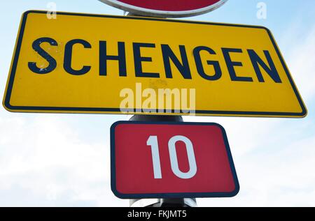 Segno della città di Schengen, Marzo 7, 2016. Foto Stock