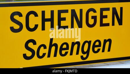 Segno della città di Schengen, Marzo 7, 2016. Foto Stock