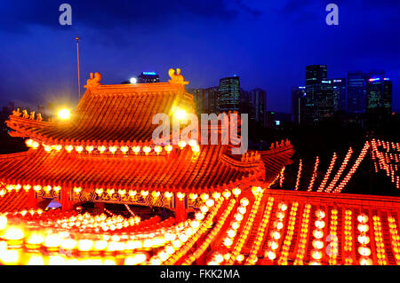 Vista di Kuala Lumpur e formare il Thean Hou tempio durante la lanterna cinese festival, Kuala Lumpur, Malesia Foto Stock