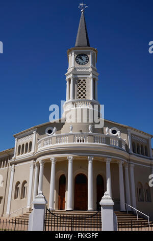 La chiesa olandese riformata in Porterville fu inaugurato il 18 novembre 1925 ed è stato progettato dall'architetto Wynand Louw. Foto Stock