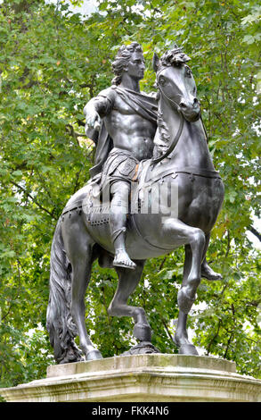 Londra, Inghilterra, Regno Unito. La statua di Guglielmo III (1650-1702) in St James Square (da John Bacon, 1808) Foto Stock