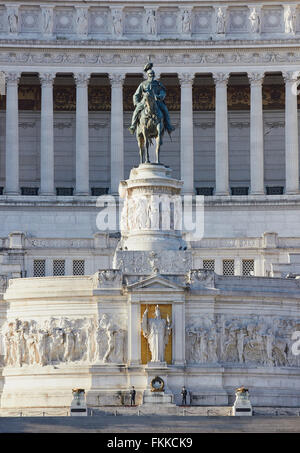 Statua equestre di Vittorio Emanuele e la tomba del Milite Ignoto, Monumento a Vittorio Emanuele Piazza Venezia Roma Lazio Italia Europa Foto Stock