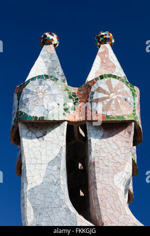 Una vista della Casa Batllo, adornate in multi-colore di piastrelle di ceramica. Foto Stock