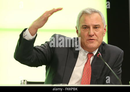 Troisdorf Germania. 9 Marzo, 2016. Deutsche Post DHL Group news annuale conferenza, Troisdorf Germania: CFO Lawrence Rosen. Credito: Juergen schwarz/Alamy Live News Foto Stock