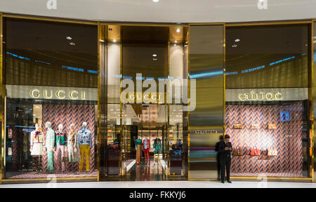 Gucci fashion shop nel centro commerciale di Dubai Dubai Emirati Arabi Uniti Foto Stock