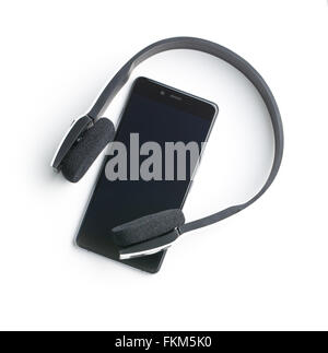 Smartphone e cuffie su sfondo bianco Foto Stock