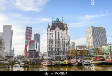 Oudehaven nel centro di Rotterdam che è una città definita dalla moderna architettura. Foto Stock