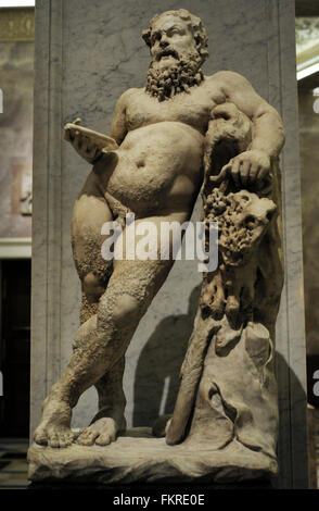 Silenus. Il satiro compagno e tutor per il vino dio Dioniso. Opera Romana. Il marmo. Lo stato Museo Hermitage. San Pietroburgo. La Russia. Foto Stock