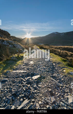 Sentiero Rhyd-Ddu Snowdonia National Park North Wales guardando verso sud in direzione di Mynydd Drws-y-coed e Mynydd Tal-y-mignedd Foto Stock