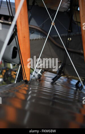 Legno e tela dettaglio di un 1917 F.2b Bristol Fighter al vecchio Operaio Foto Stock