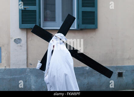 Aprile 2014, Procida, Napoli, Italia. Venerdì Santo Processione nella festa di Pasqua, Foto Stock