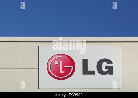 Logo LG su una facciata Foto Stock