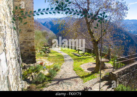 Belvedere giardino entrata in Viewpoint Brugnello - Bobbio - Piacenza - Emilia Romagna Foto Stock