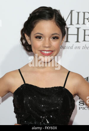 Hollywood, CA, Stati Uniti d'America. 9 Mar, 2016. 09 Marzo 2016 - Hollywood, California - Jenna Ortega. ''Miracles dal cielo " Los Angeles Premiere detenute a ArcLight Hollywood. Photo credit: Sammi/AdMedia © Sammi/AdMedia/ZUMA filo/Alamy Live News Foto Stock