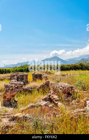 Situato presso la zona Katovigli in Makrygialos, questo 3 acri villa è uno dei più importanti ritrovamenti archeologici in Creta orientale. Foto Stock