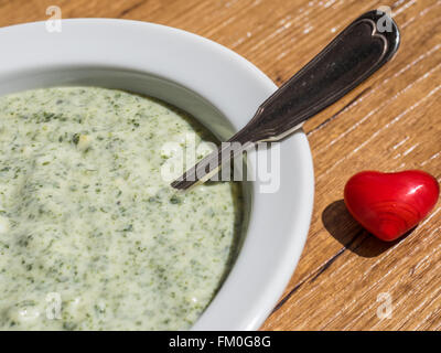 Salsa verde costituito da sette erbe Foto Stock