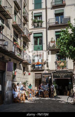 Bar a Fossar de les Moreres memorial square, Sant Pere, Santa Caterina ho la Ribera, quartiere Ciutat Vella, Barcelona, Spagna Foto Stock