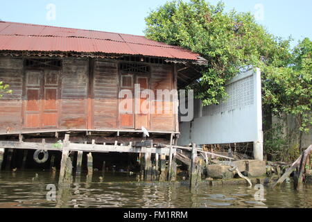 Un shanty house su Wat Pho, Bangkok, Thailandia Foto Stock