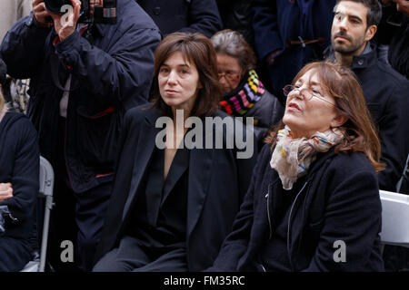 Una targa commemorativa dedicata a Serge Gainsbourg svelata Chaptal street a Parigi, Francia Foto Stock