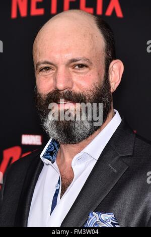 Geoffrey Cantor presso gli arrivi per Marvel Daredevil della stagione due Premiere su Netflix, AMC Loews Lincoln Square 13, New York, NY Marzo 10, 2016. Foto di: Steven Ferdman/Everett Collection Foto Stock