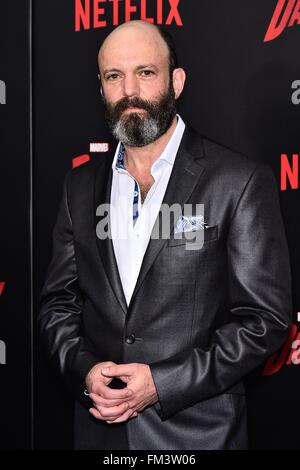 Geoffrey Cantor presso gli arrivi per Marvel Daredevil della stagione due Premiere su Netflix, AMC Loews Lincoln Square 13, New York, NY Marzo 10, 2016. Foto di: Steven Ferdman/Everett Collection Foto Stock