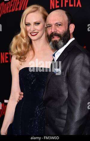 Deborah Ann Woll, Geoffrey Cantor presso gli arrivi per Marvel Daredevil della stagione due Premiere su Netflix, AMC Loews Lincoln Square 13, New York, NY Marzo 10, 2016. Foto di: Steven Ferdman/Everett Collection Foto Stock