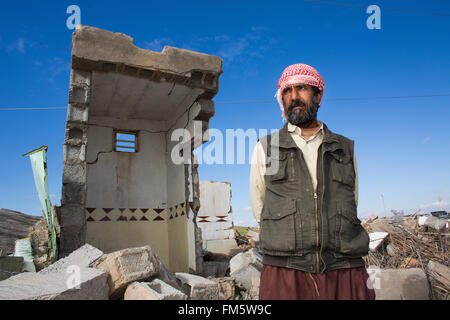 È fighters distrusse questo tempio perché il proprietario della casa è musulmani sciiti Foto Stock