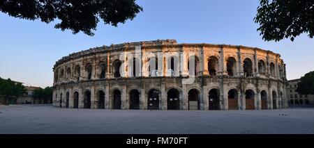 Francia, Gard, Nimes, Place des areni, Arene Foto Stock