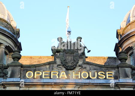 Dettaglio del Buxton Opera House facciata, Derbyshire, in Inghilterra, Regno Unito Foto Stock