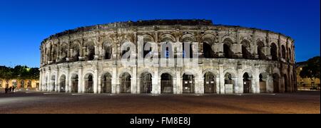 Francia, Gard, Nimes, Place des areni, Arene Foto Stock