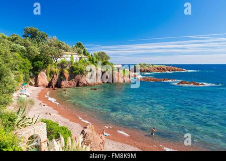 Francia, Var, Corniche de l'Esterel, Agay, spiaggia nei pressi di Calanque des Anglais Foto Stock