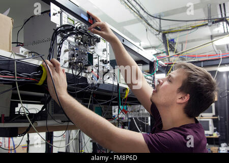 La configurazione sperimentale in un laboratorio laser presso l'Istituto di Fisica Sperimentale a Dusseldorf, Germania Foto Stock