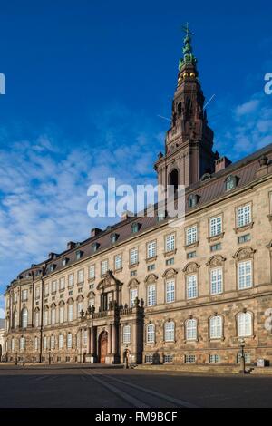 La Danimarca, la Zelanda, Copenaghen, Christianborg Palace, esterna, mattina Foto Stock