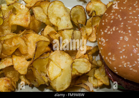 Hamburger e patatine Foto Stock