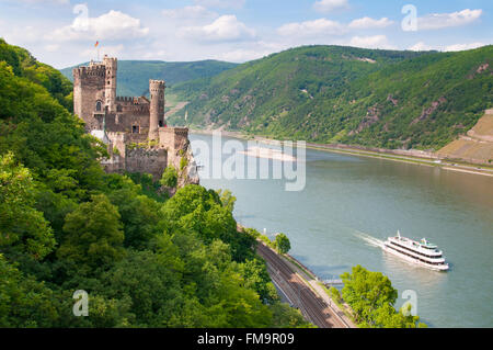 Burg Rheinstein castello sul fiume Reno, Germania Foto Stock