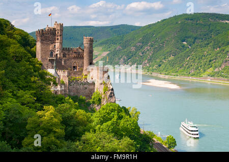 Burg Rheinstein castello sul fiume Reno, Germania Foto Stock