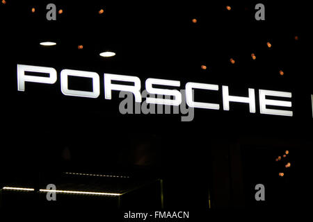 Markenname: "Porsche", Dezember 2013, Berlino. Foto Stock