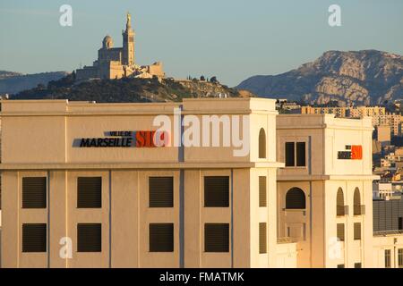 Francia, Bouches du Rhone , Marseille, area euromediterranee, La Joliette district, gli spazi culturali Silo Arenc, Notre Dame Foto Stock