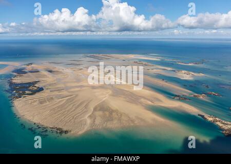 Francia, Manche, isole Chausey, allevamenti di cozze e sandbank (vista aerea) Foto Stock