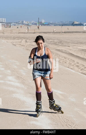 Lame a rullo,roller palettatura sulla spiaggia di Venezia,Santa Monica,Los Angeles,L.A., California, U.S.A.,Stati Uniti d'America, Foto Stock