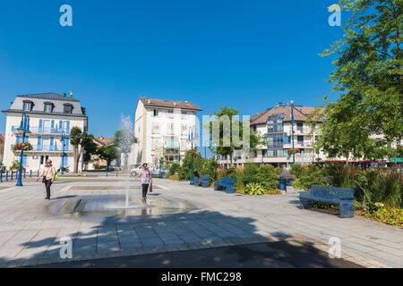 Francia, Ain, Pays de Gex, Divonne Les Bains, downtown Foto Stock