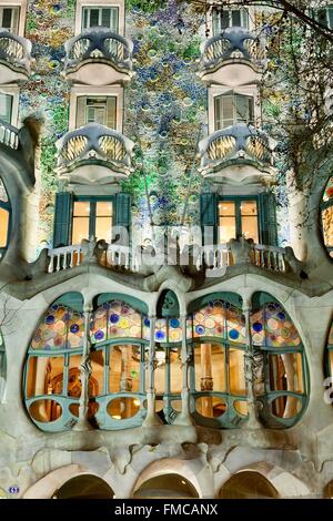 In Spagna, in Catalogna, Barcellona, Passeig de Gracia, la facciata della Casa Batllo dall'architetto Antoni Gaudi, elencato come il mondo Foto Stock