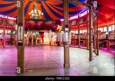 Francia, Parigi, Pavillons de Bercy, il Musee des Arts Forains (Museo delle arti della Fiera), Magics specchi Foto Stock