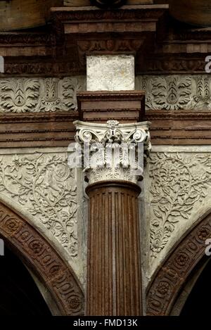 Francia, Giura, Dole, Notre Dame collegiata datata XVI secolo, pergamo del XVI secolo, ex rood schermo Foto Stock