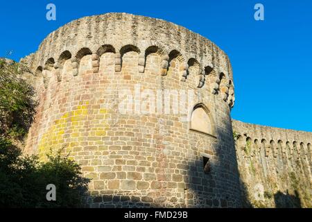 Francia, Cotes d'Armor, Dinan, il castello e i suoi 2600 metri di mura medievali che circondano il centro storico Foto Stock