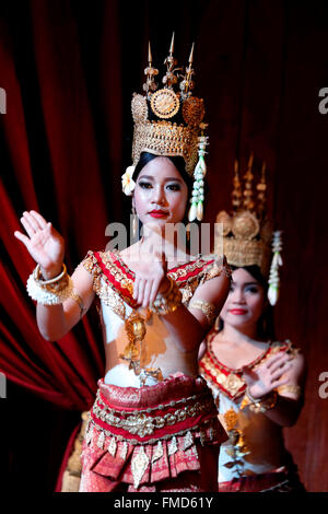 Femmina ballerini Apsara, Siem Reap, Cambogia Foto Stock