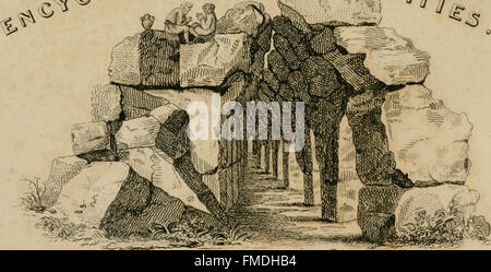 L'Encyclopedia of Antiquities (1843) fornisce una copertura completa dell'archeologia classica e medievale, con descrizioni dettagliate di manufatti, strutture antiche ed elementi culturali di questi periodi storici. Foto Stock
