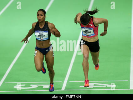 Marzo 11, 2016 - MIKELE BARBER (sinistra) si appoggia JENNA PRANDINI (destra) in donne di calore preliminare del 60m dash al 2016 USATF campionati al coperto presso il Centro Congressi di Portland, Oregon, il 11 marzo 2016. Foto di David Blair Credito: David Blair/ZUMA filo/Alamy Live News Foto Stock