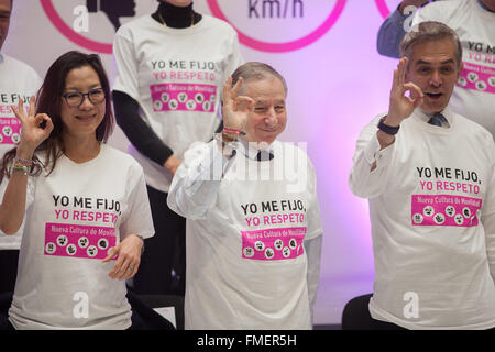 Città del Messico. Undicesimo Mar, 2016. Sindaco di Città del Messico Miguel Angel Mancera(R), il presidente della Federazione Automobilistica Internazionale Jean Todt (C) e di Malaysian attrice Michelle Yeoh (L) a prendere parte alla manifestazione "nuova cultura della mobilità in Città del Messico, capitale del Messico, il 11 marzo 2016. © Pedro Mera/Xinhua/Alamy Live News Foto Stock